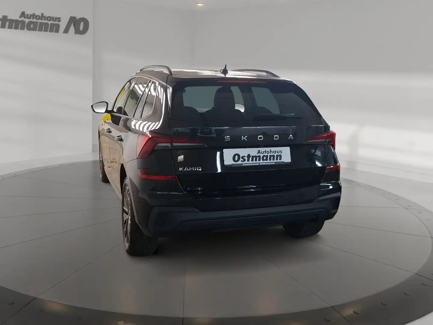 Skoda Kamiq 1.5 TSI Selection AHK ACC Navi PDC RFK Schwarz - 2