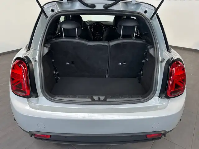 Mini Hatch view 8