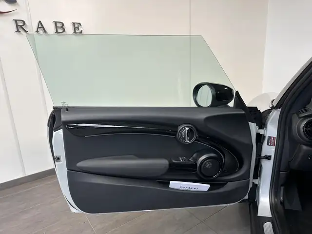 Mini Hatch view 6