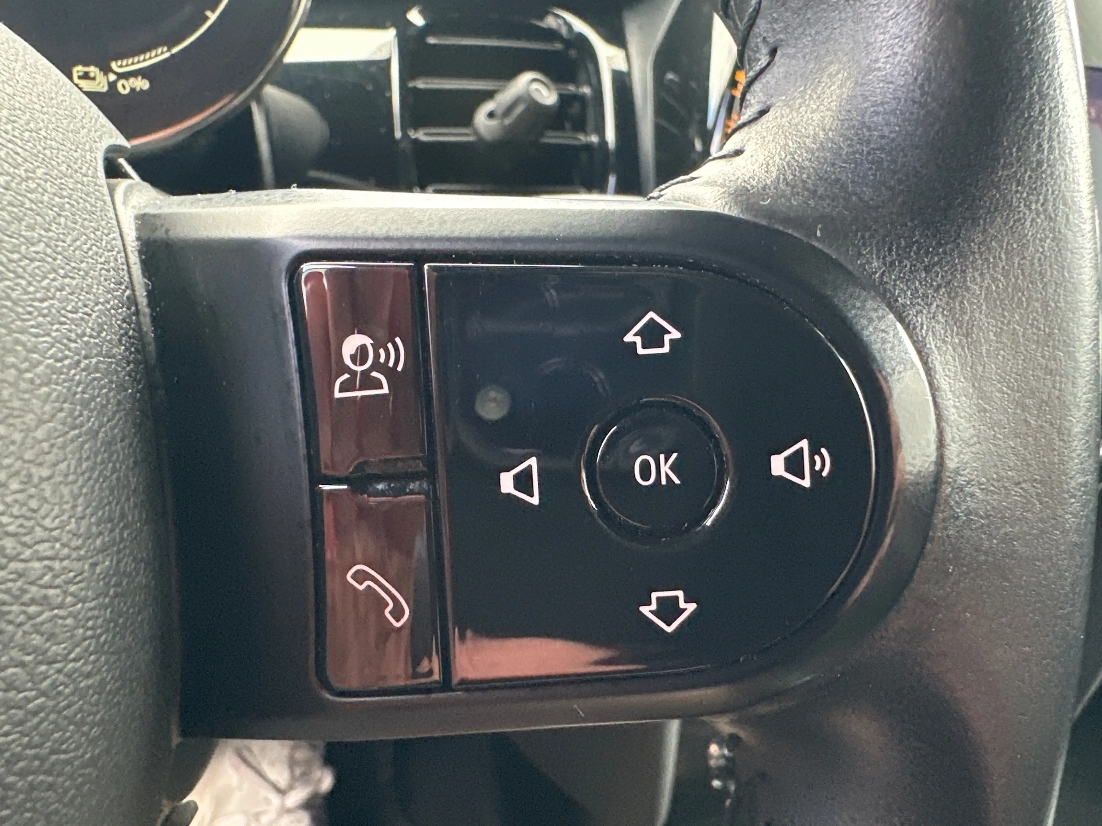 MINI Cooper SE Classic Trim Black NAV+LED+HUD+KAM+SHZ+17ZO+1HD — photo 14