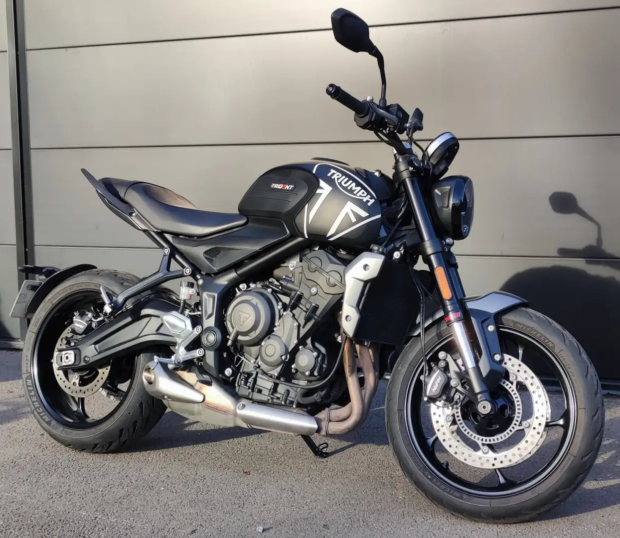 Triumph Trident 660 Noir - 1