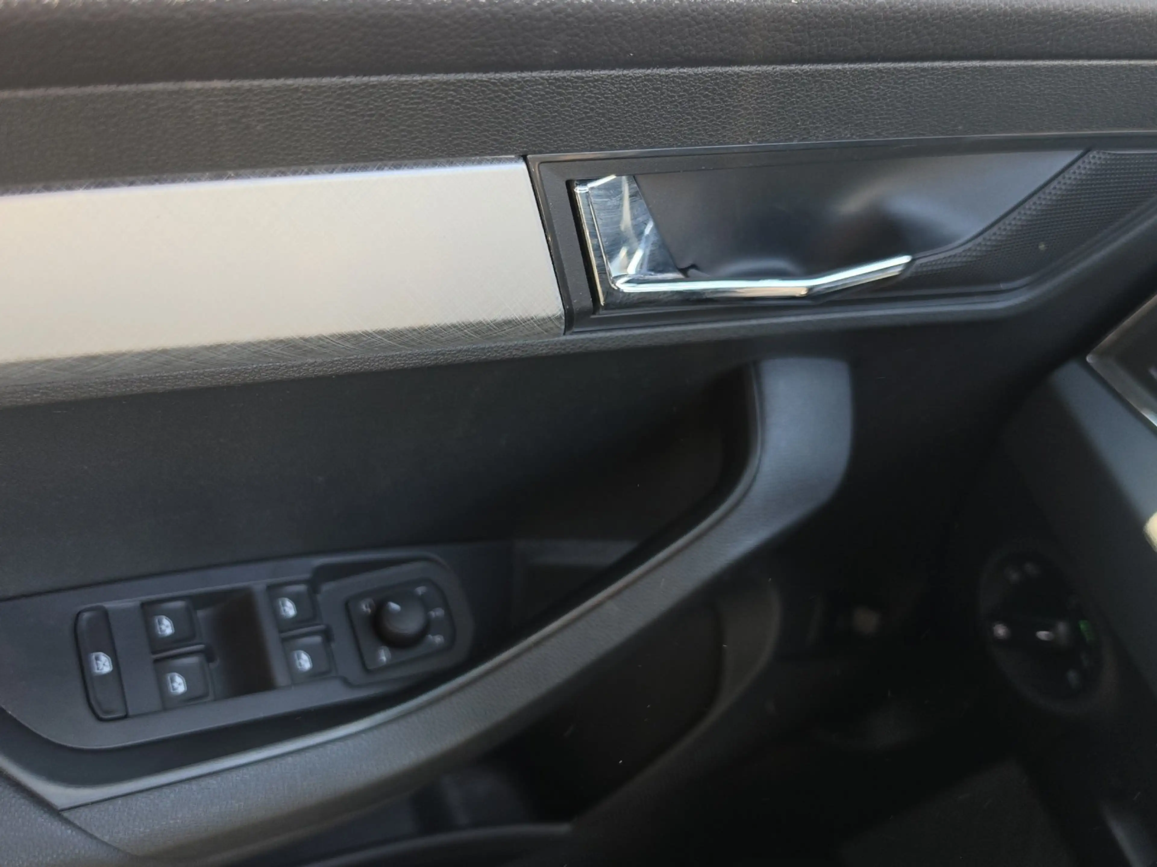 Skoda Karoq 1.0 TSI TOUR | NAVI | LED | ACC | — photo 10