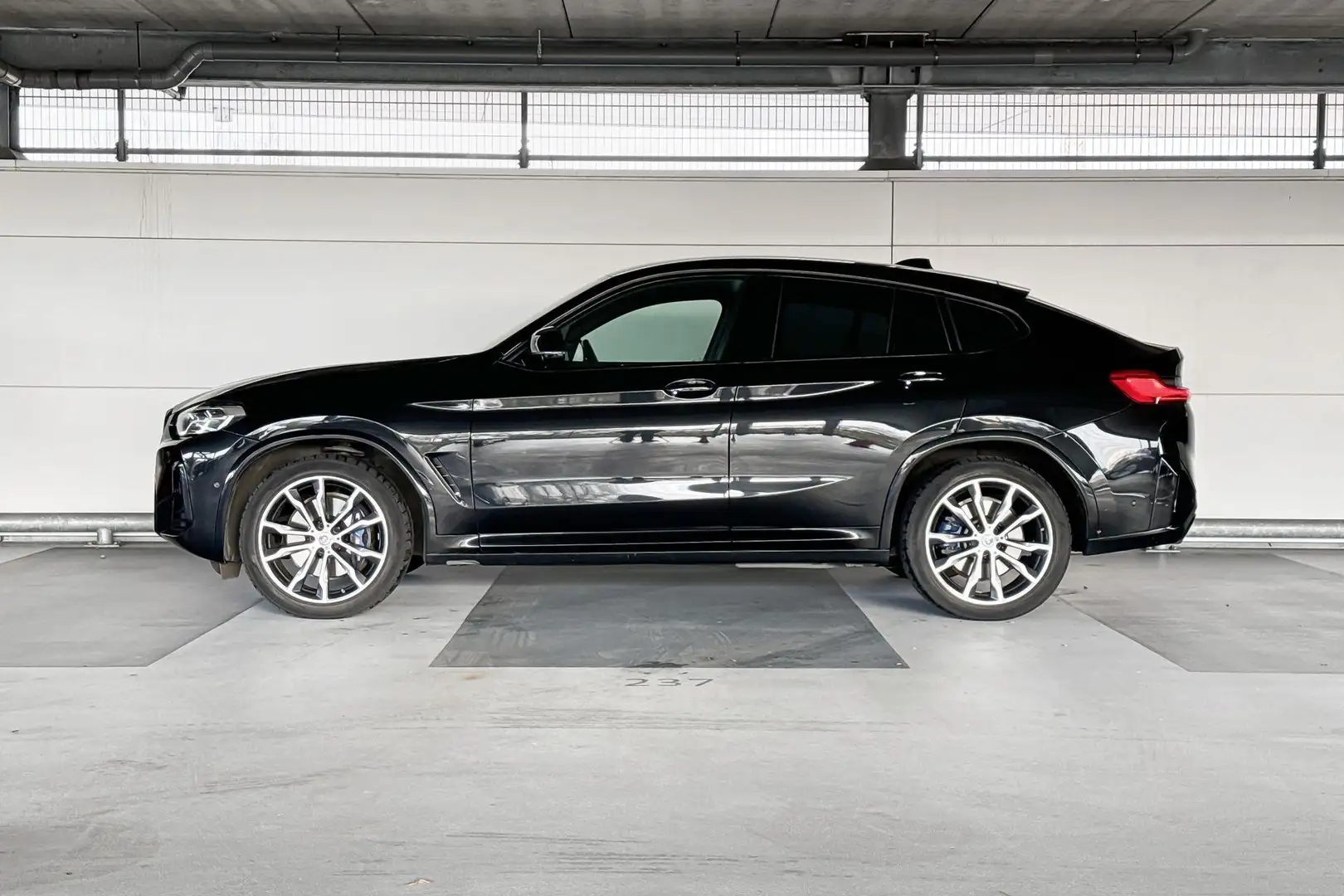 BMW X4 xDrive30i High Executive | Selections 1500 Zwart - 2
