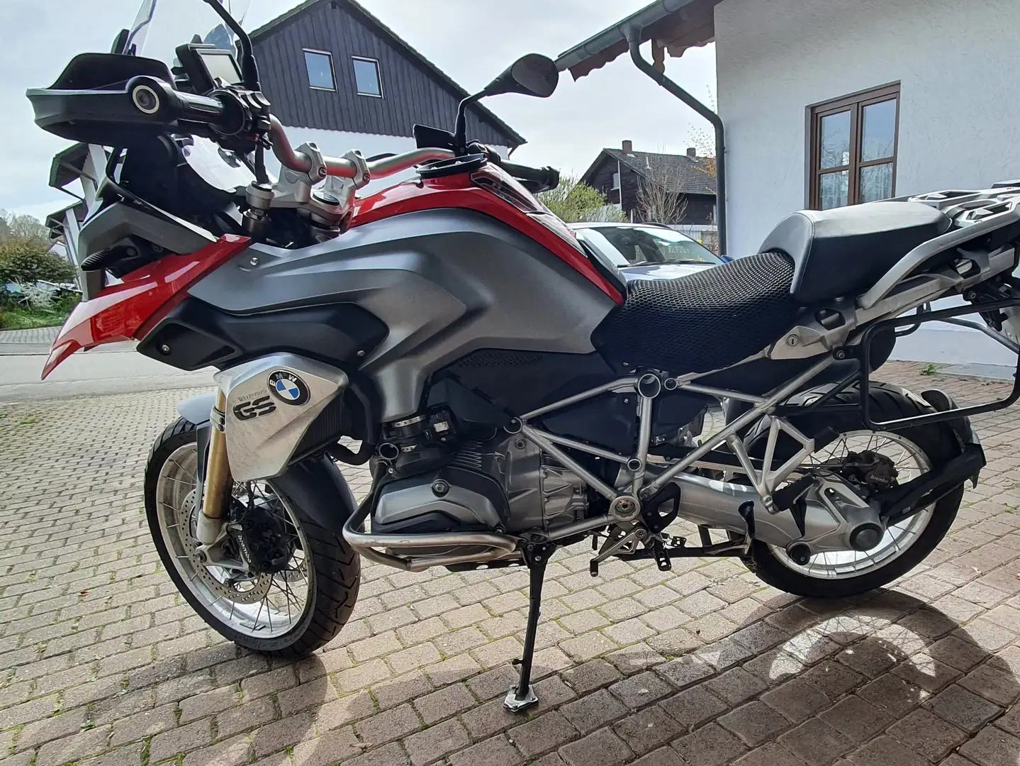 BMW R 1200 GS LC GS ready for adventure in Altötting Rot - 2
