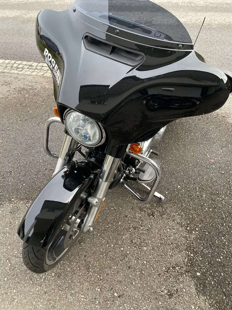 Harley-Davidson Street Glide Schwarz - 1