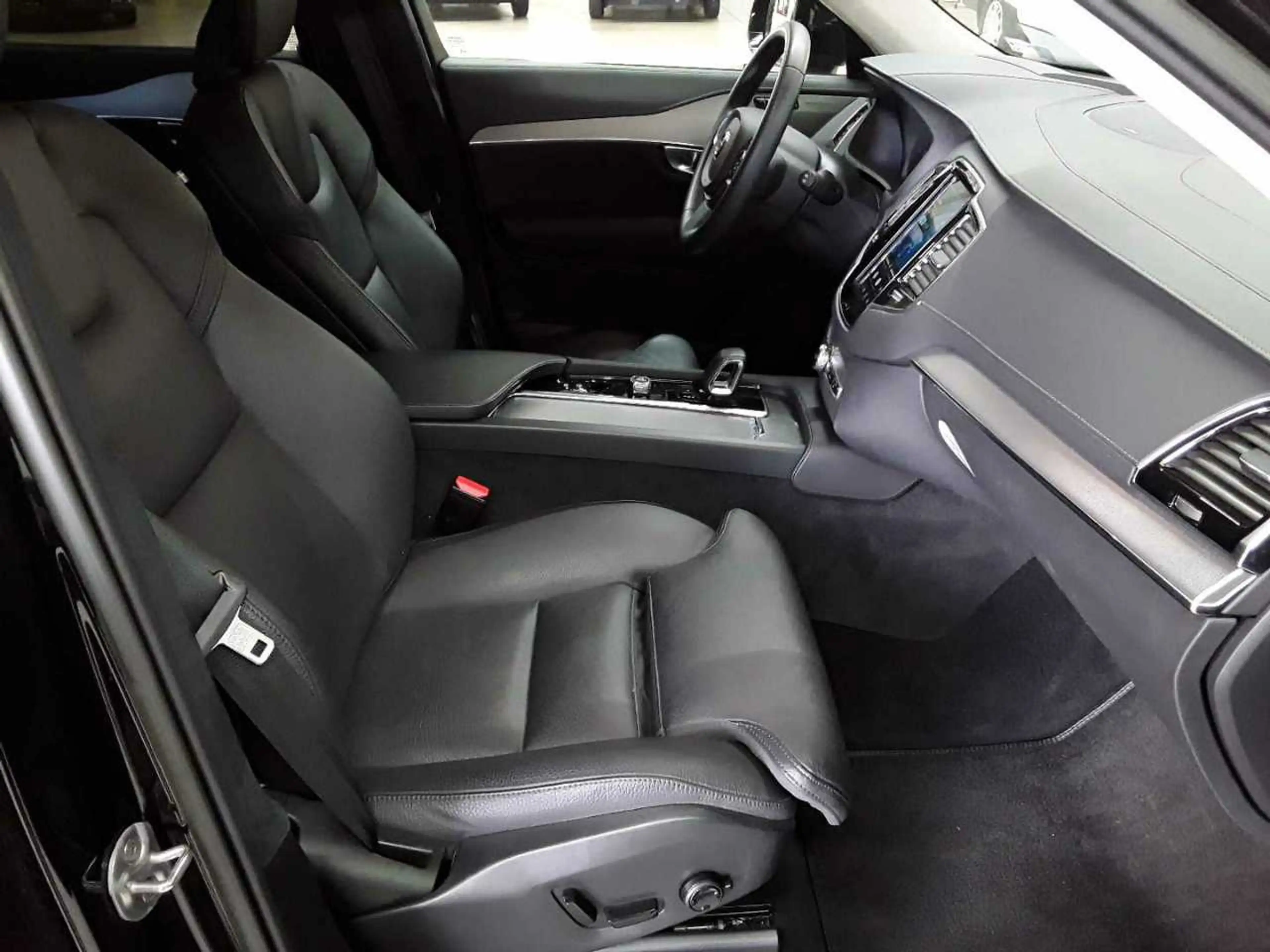 Volvo XC90 XC90 B5 D AWD Ultimate Dark 7 Si. LEDER — photo 8