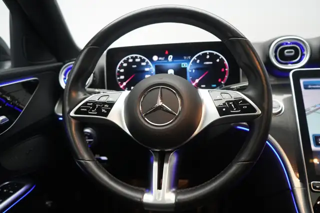 Mercedes-Benz 220 view 15