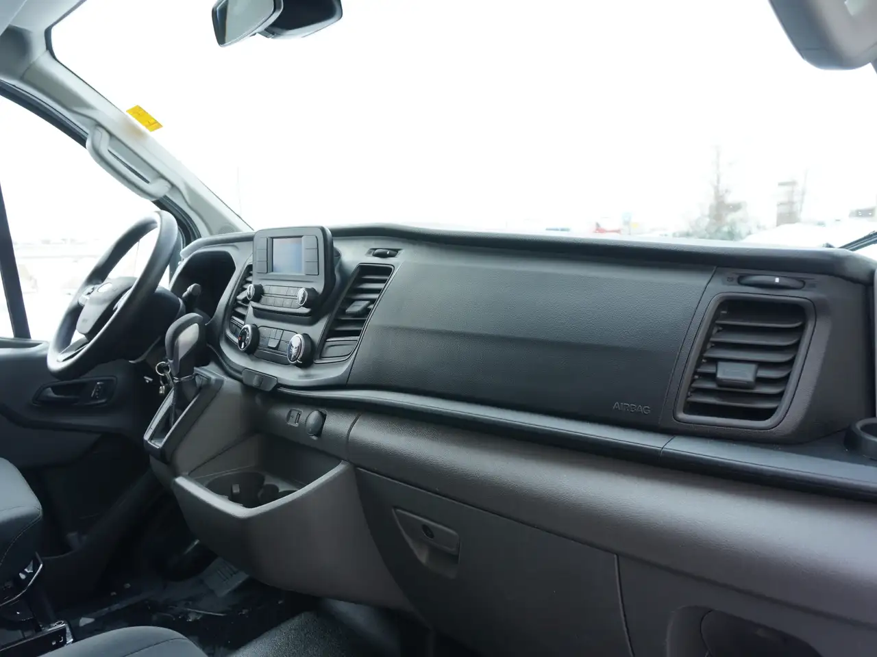 Ford Transit Cargo Van снимка Ford Transit Cargo Van