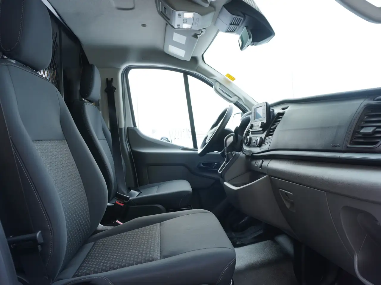 Ford Transit Cargo Van снимка Ford Transit Cargo Van