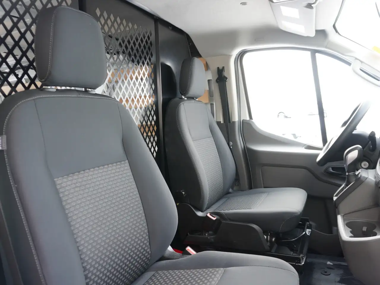 Ford Transit Cargo Van снимка Ford Transit Cargo Van
