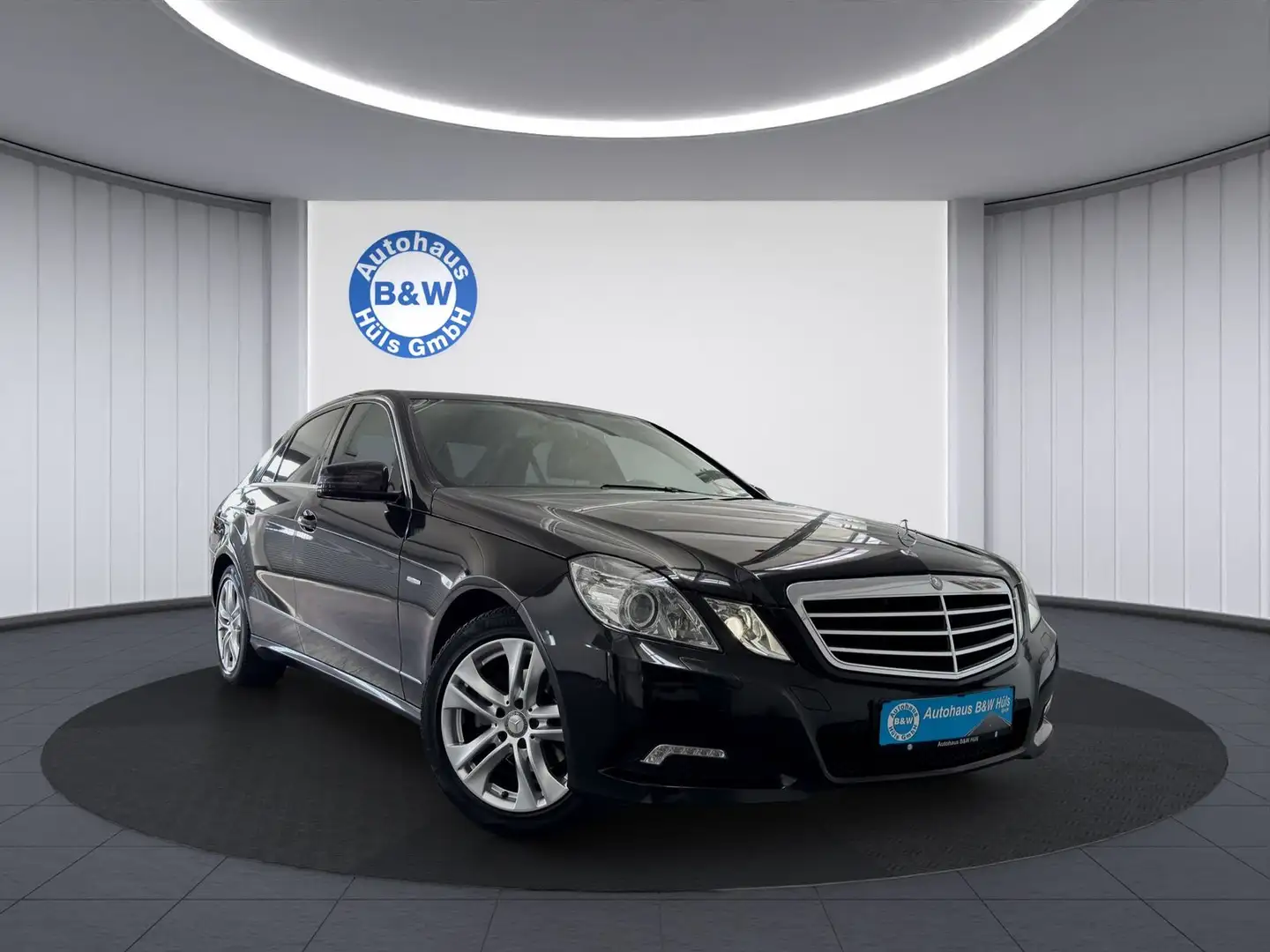 Mercedes-Benz 200 CGI BlueEfficiency Avantgarde*SHZ*NAVI*AUTOM Schwarz - 1