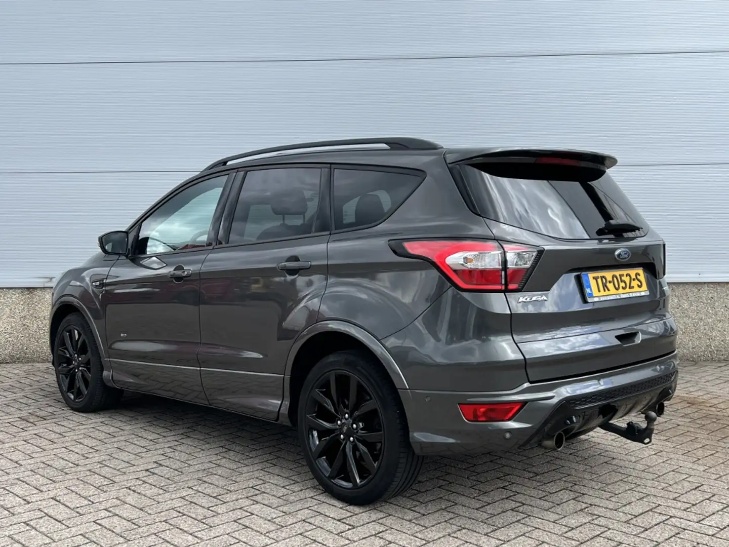 Ford Kuga Kuga 2.0 EcoBoost ST-Line 2.0Ecob. 4x4 242pk DEALE Gris - 2