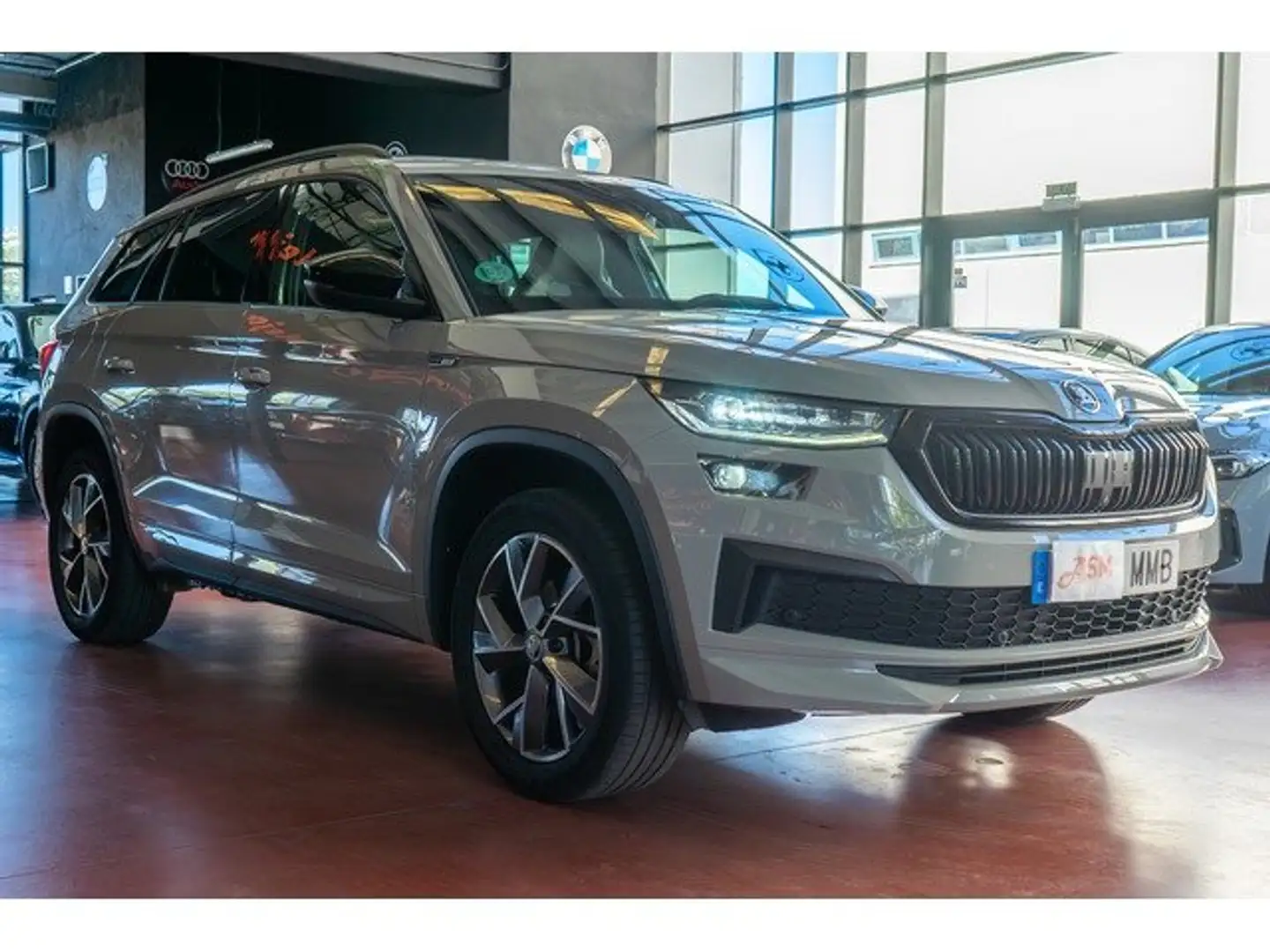 Skoda Kodiaq 2.0TDI AB tech Sportline 4x2 DSG 110kW Gris - 2