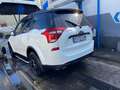 Mahindra XUV500 2.2D W8 FWD Blanc - thumbnail 4