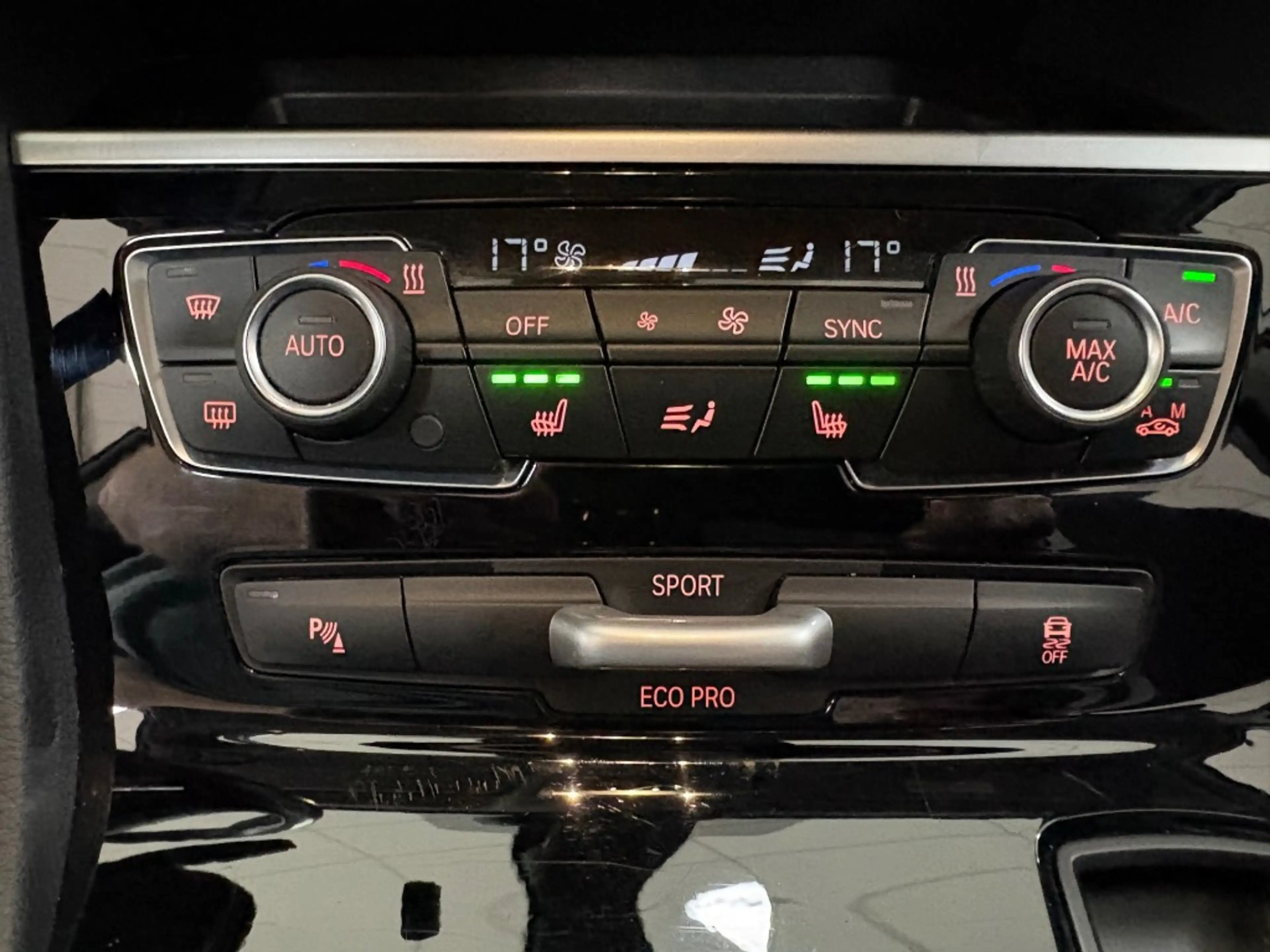 BMW 216 216I HIGH EXEC. / Climatronic / Cruise / Afn. Trek — photo 2
