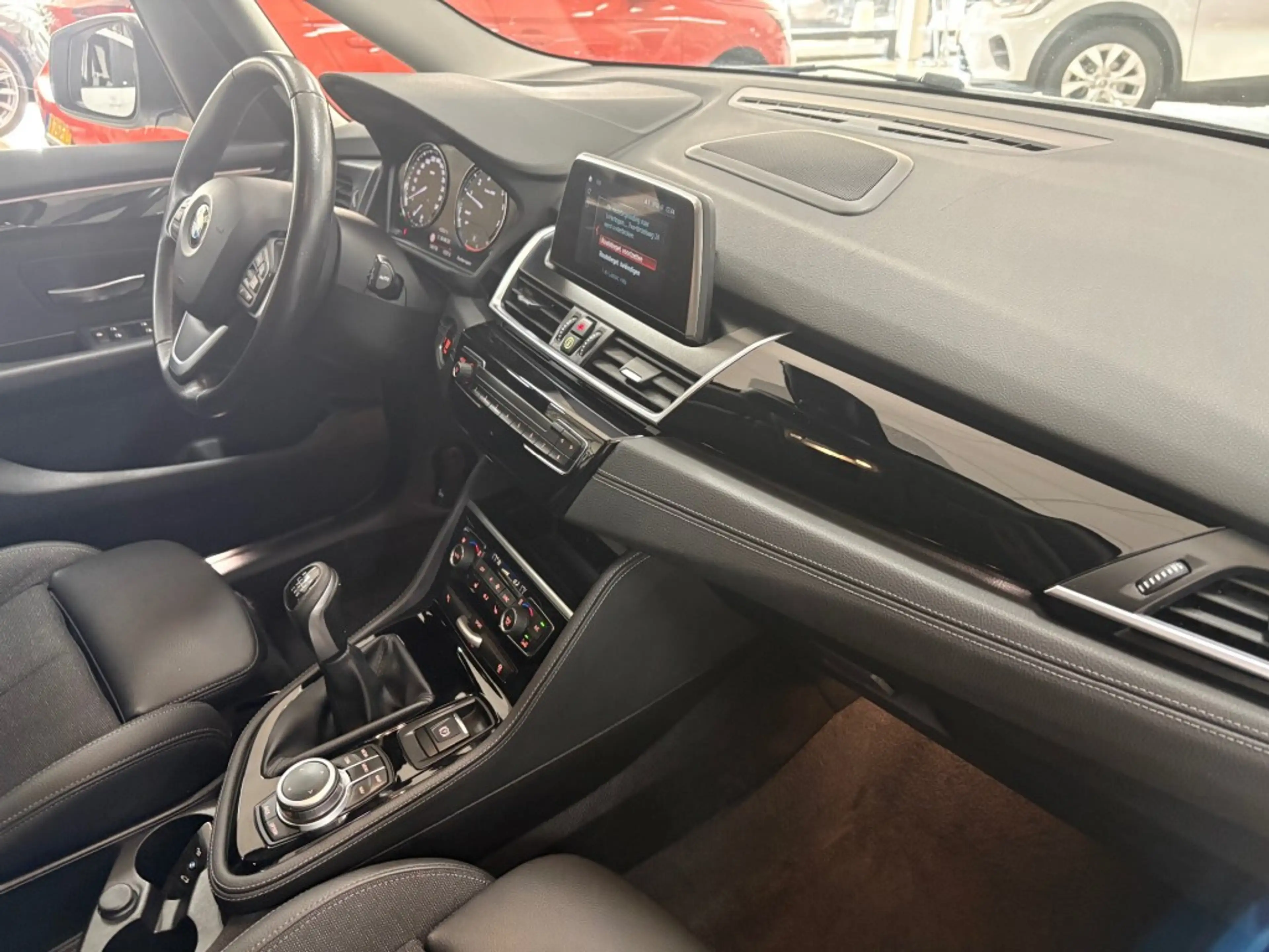 BMW 216 216I HIGH EXEC. / Climatronic / Cruise / Afn. Trek — photo 10
