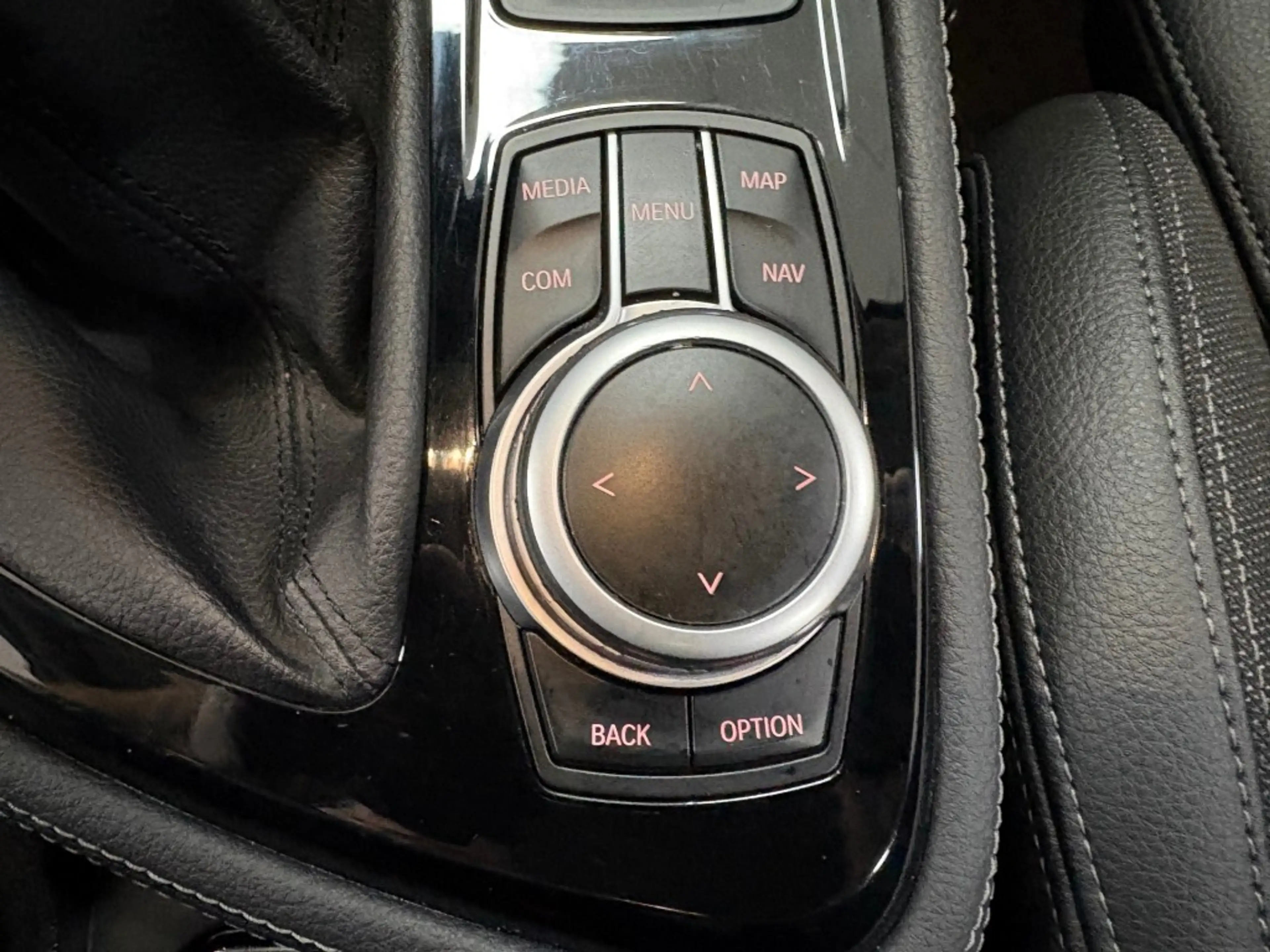 BMW 216 216I HIGH EXEC. / Climatronic / Cruise / Afn. Trek — photo 15