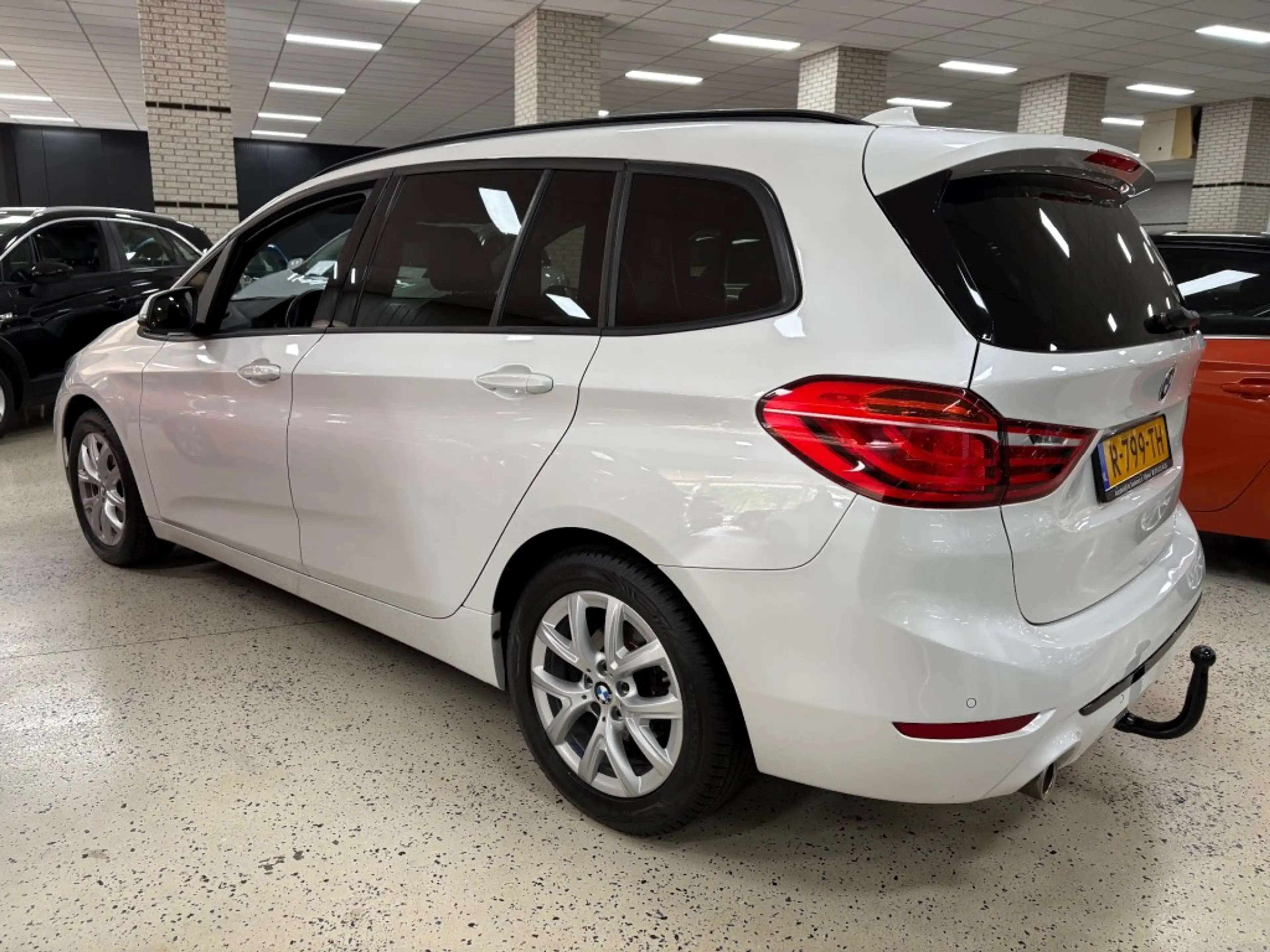 BMW 216 216I HIGH EXEC. / Climatronic / Cruise / Afn. Trek — photo 4