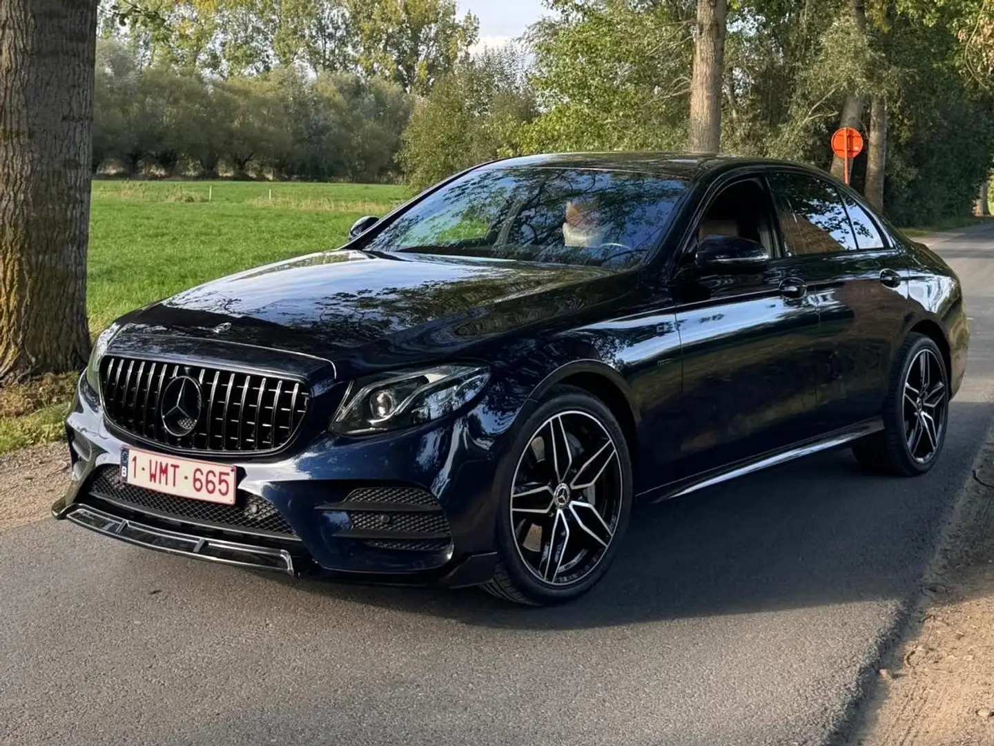 Mercedes-Benz E 300 E 300 e 9G-TRONIC AMG Line Blauw - 1