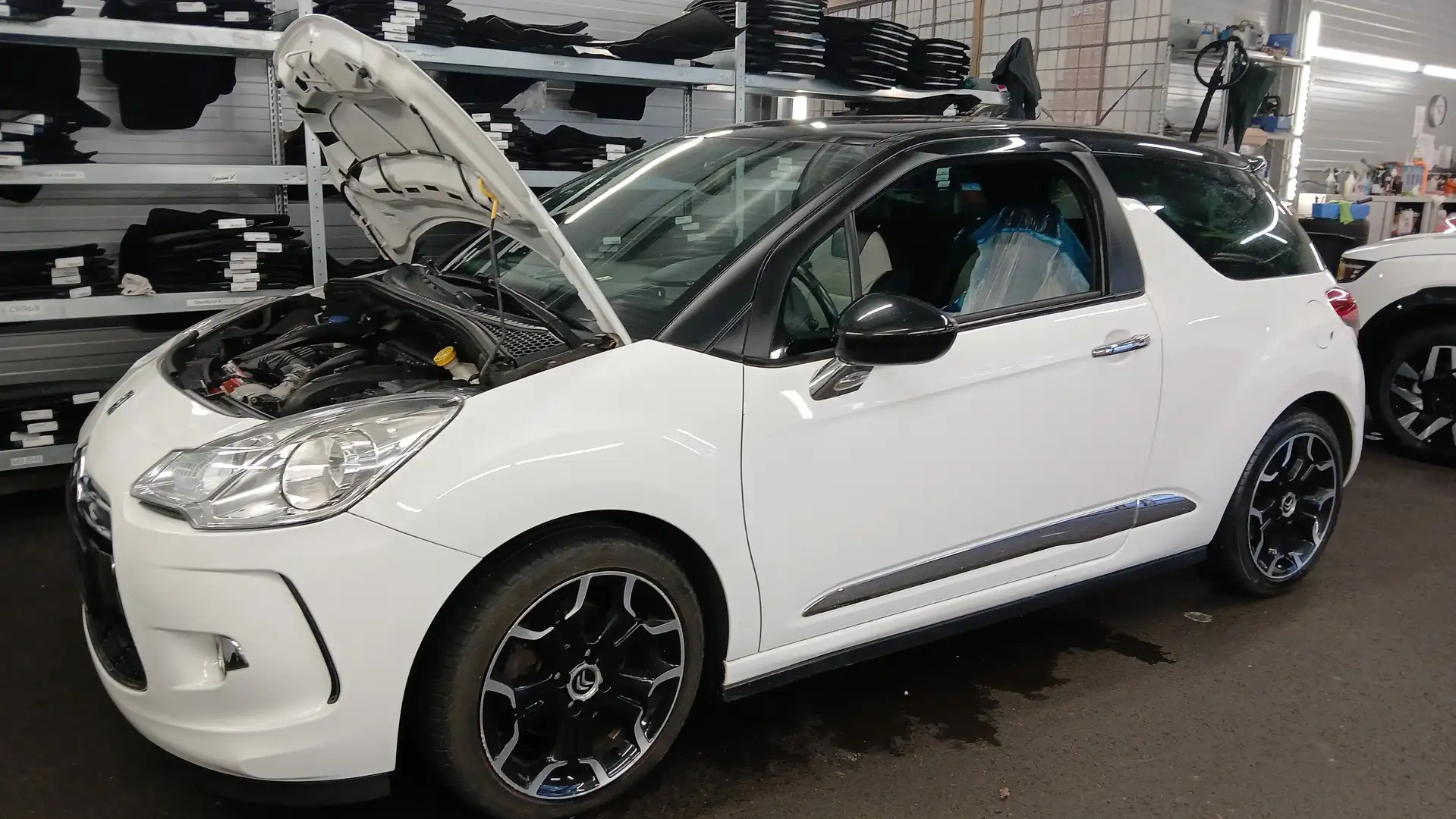 Citroen DS3 THP 150 SportChic - 2