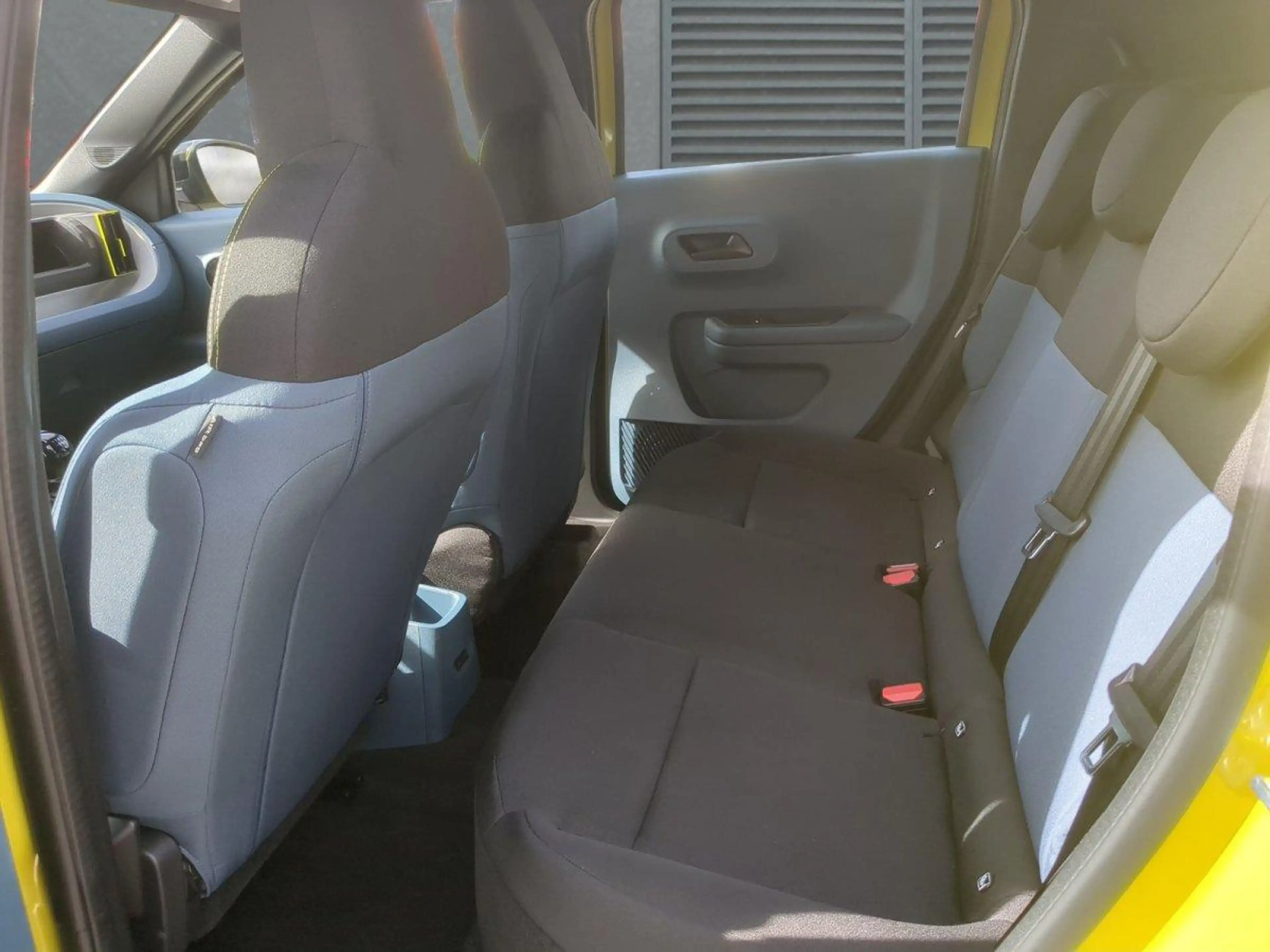 Fiat Grande Panda Icon Klima  1.2 Turbo 74 kW (101 PS), Schaltget... — photo 6