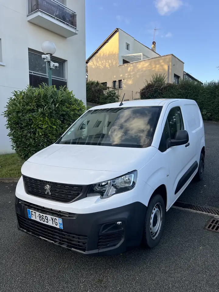 Peugeot Partner FOURGON STANDARD 1000 KG BLUEHDI 100 S\u