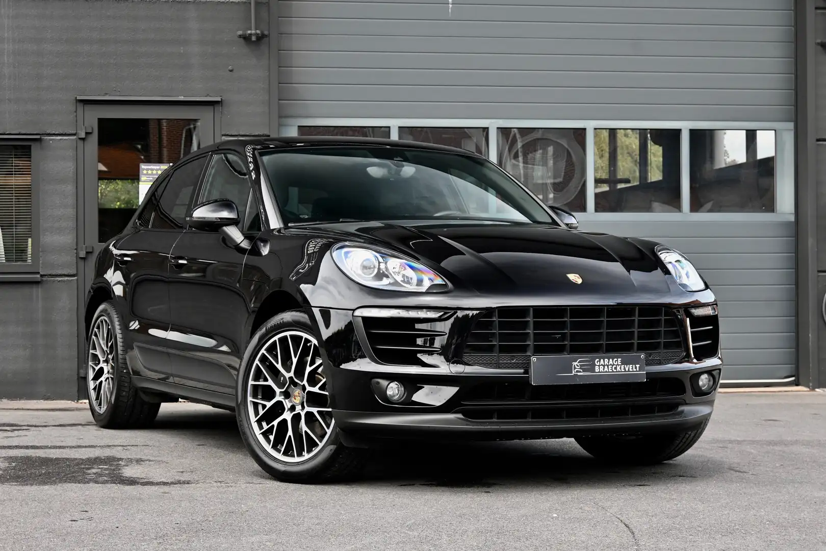 Porsche Macan 2.0i turbo - 14way - Luchtvering - 20inch - Trekh. Noir - 1