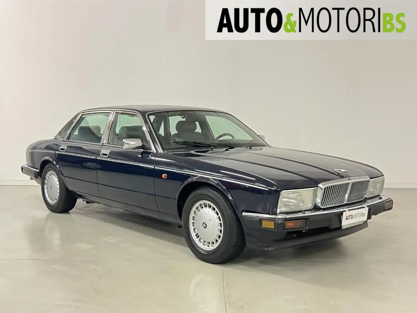Jaguar Daimler 4.0 XJ40 *CAMBIO MANUALE* Azul - 2