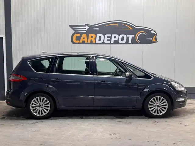 Ford S-Max view 4