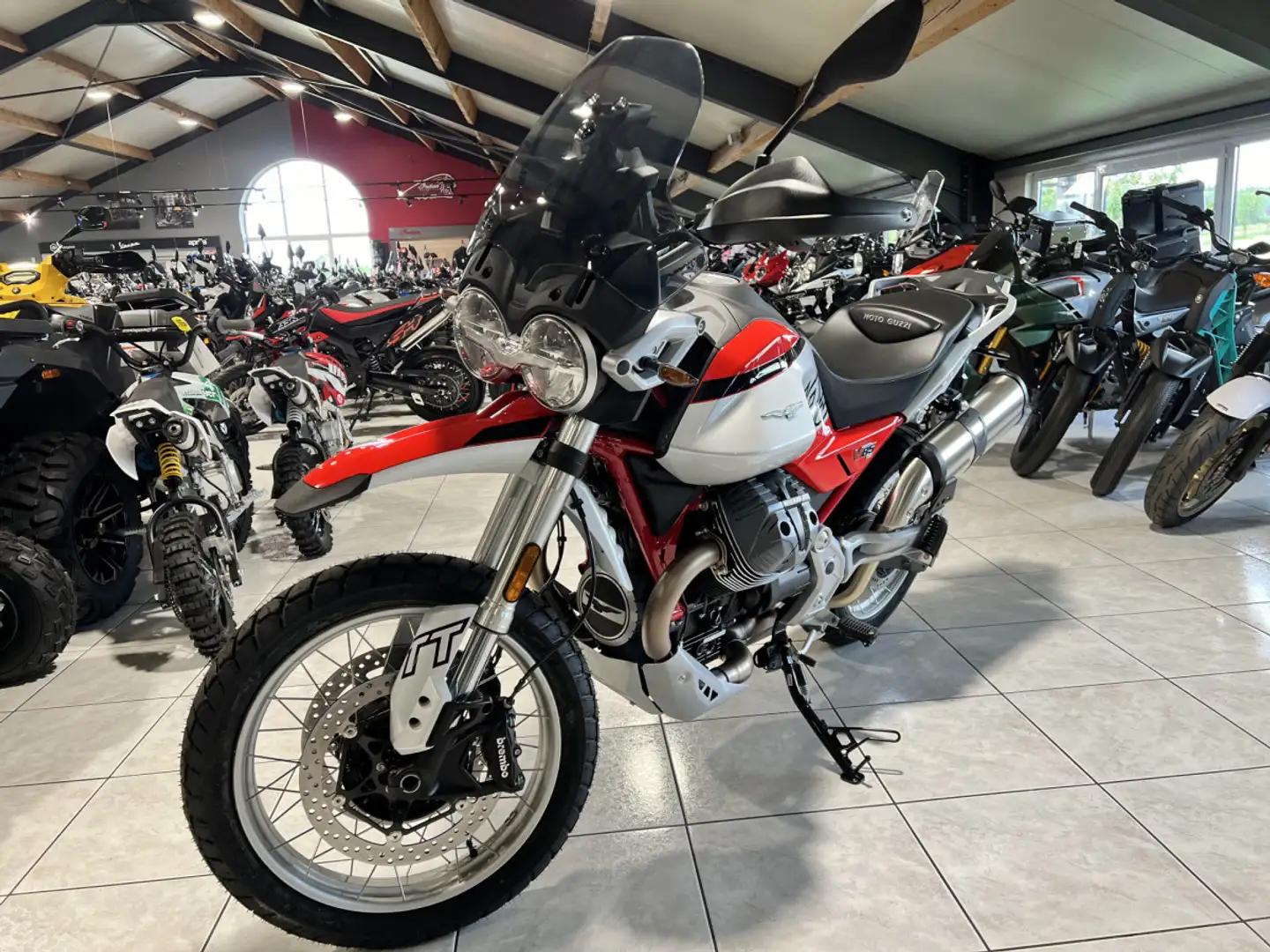 Moto Guzzi V 85 TT - 2