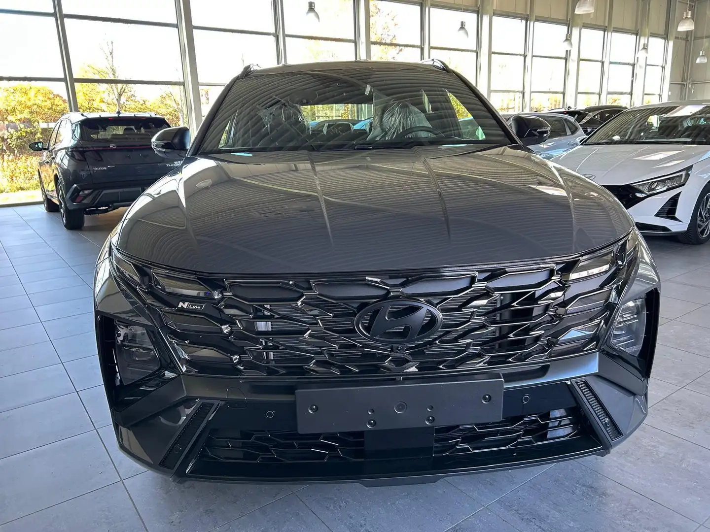 Hyundai TUCSON FL 1.6 7-DCT N-LineX Assistenz-P.MatrixLED Grau - 2