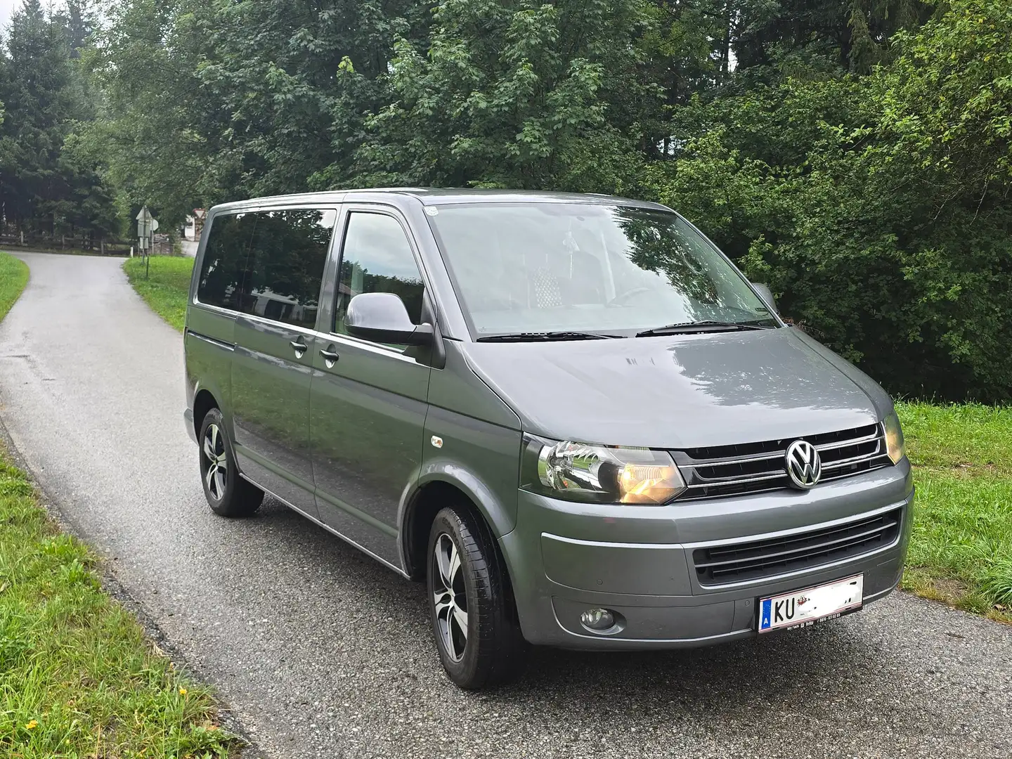 Volkswagen T5 Multivan Multivan Startline 2,0 TDI D-PF Startline Grau - 1