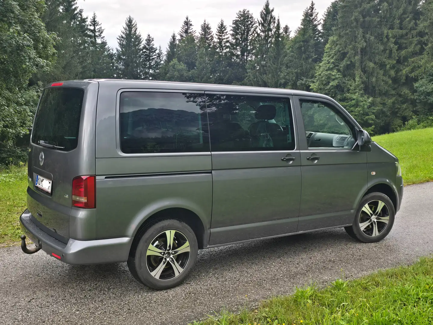 Volkswagen T5 Multivan Multivan Startline 2,0 TDI D-PF Startline Grau - 2