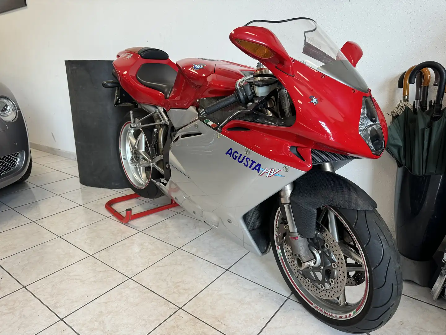MV Agusta F4 750 biposto piu monoposto - 2