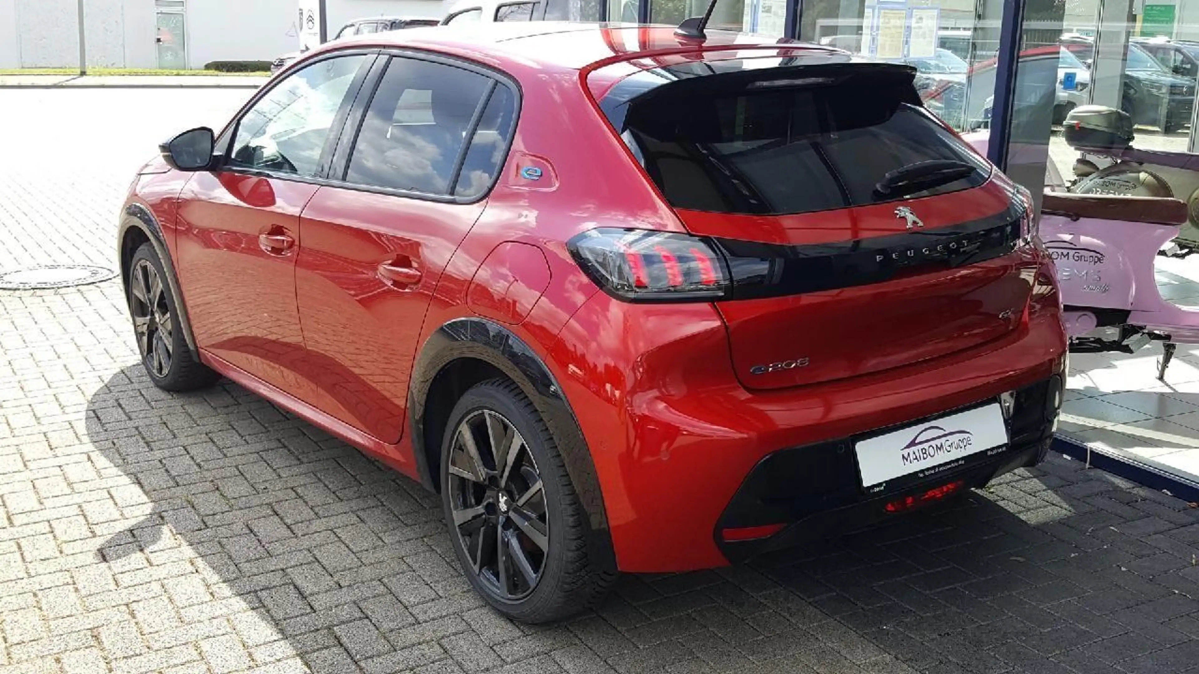 Peugeot e-208 e- GT Metallic *Allwetter* — photo 6