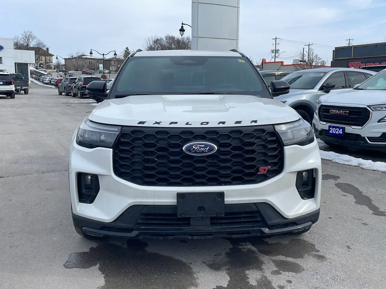 Ford Explorer снимка Ford Explorer