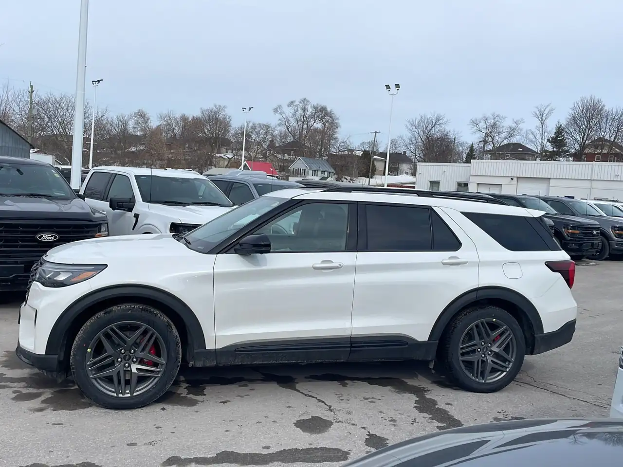 Ford Explorer снимка Ford Explorer