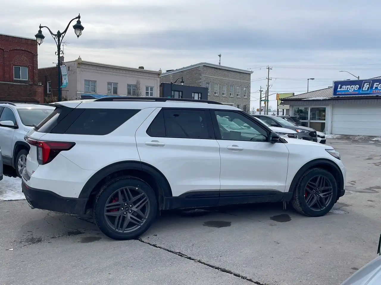 Ford Explorer снимка Ford Explorer