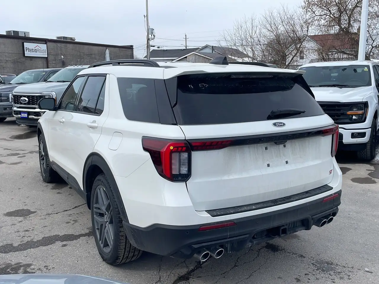 Ford Explorer снимка Ford Explorer