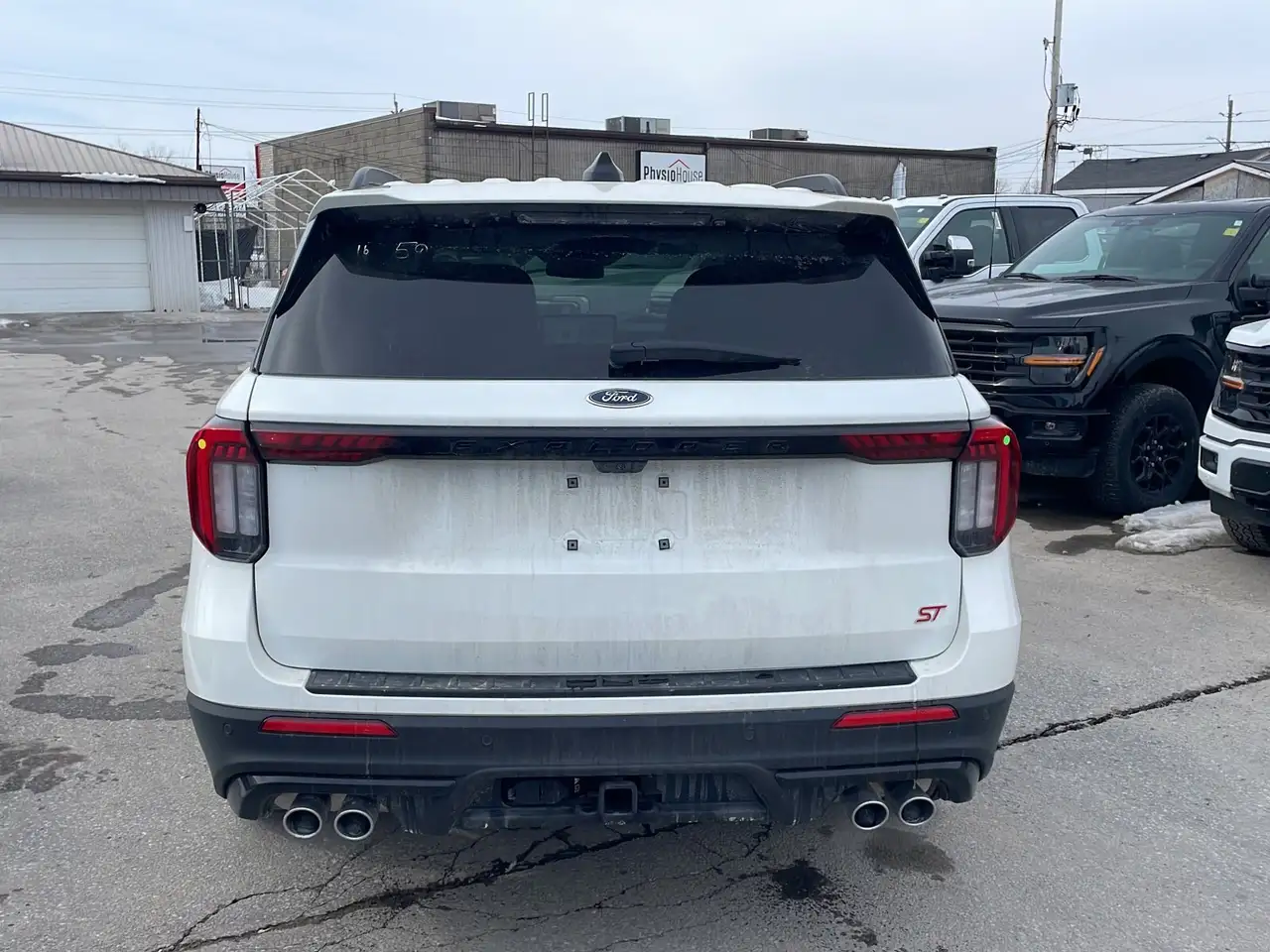 Ford Explorer снимка Ford Explorer