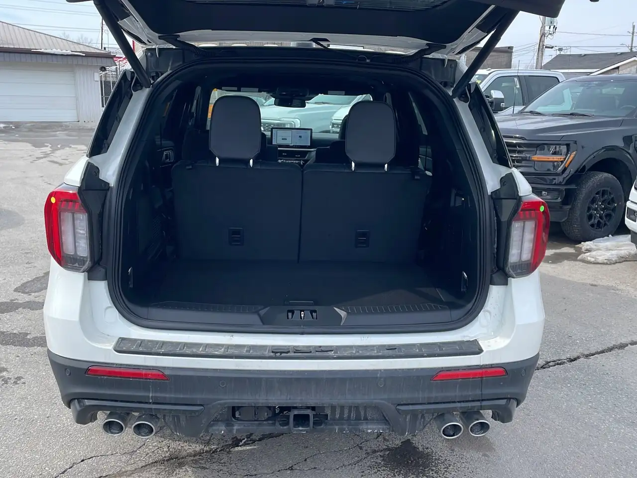 Ford Explorer снимка Ford Explorer
