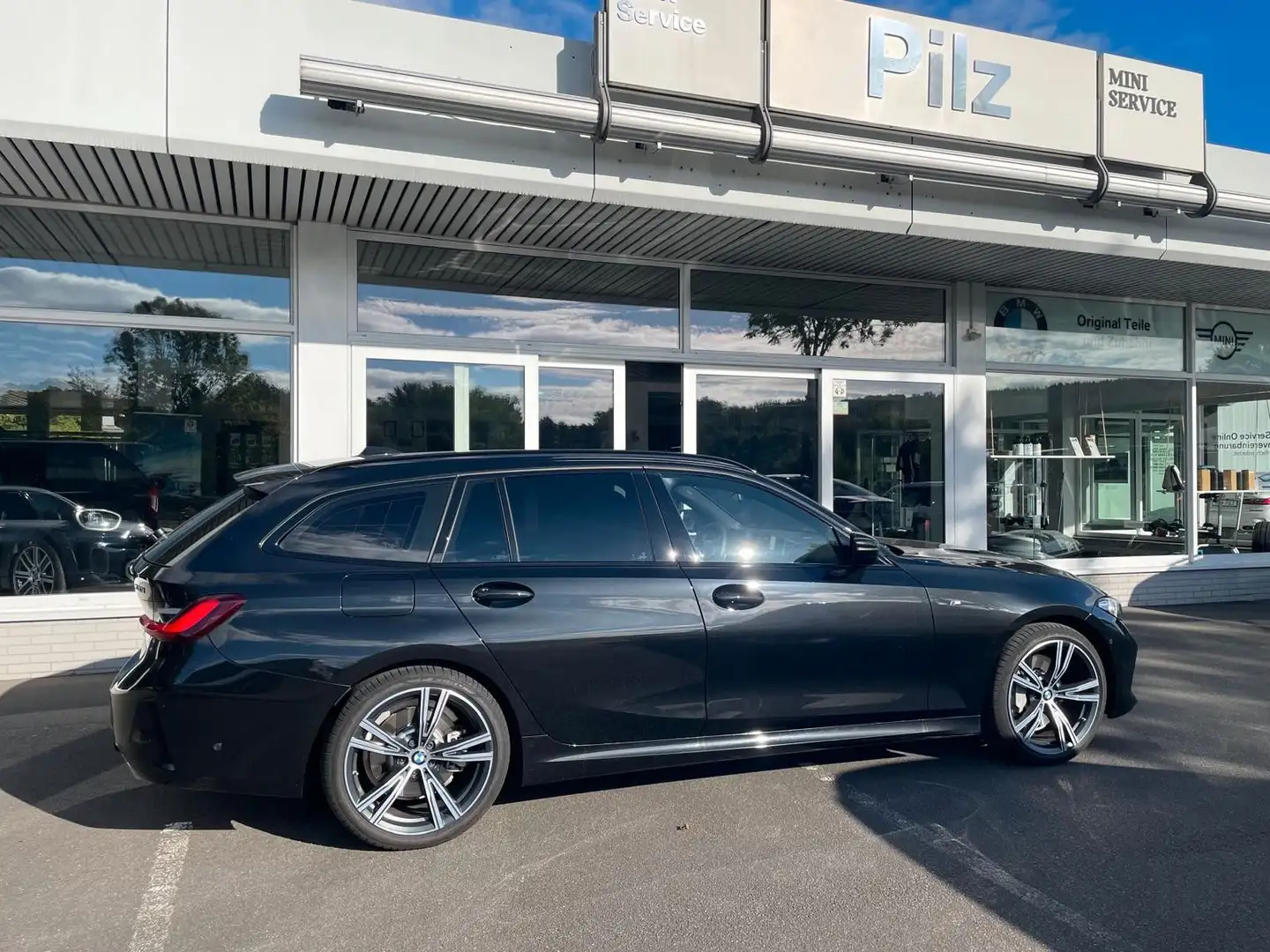 BMW 330 i xdrive M-Sport LED Navi Facelift Kamera ACC Schwarz - 2