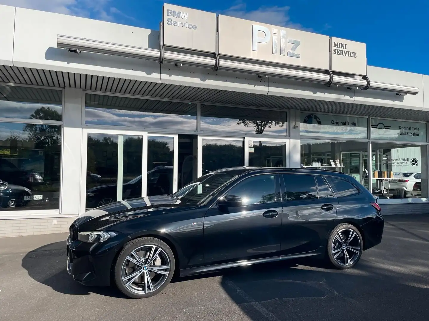 BMW 330 i xdrive M-Sport LED Navi Facelift Kamera ACC Schwarz - 1