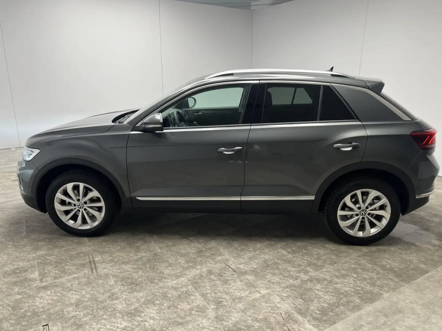 Volkswagen T-Roc 1.5 TSI DSG Style Klima Navi Einparkhilfe Grau - 2