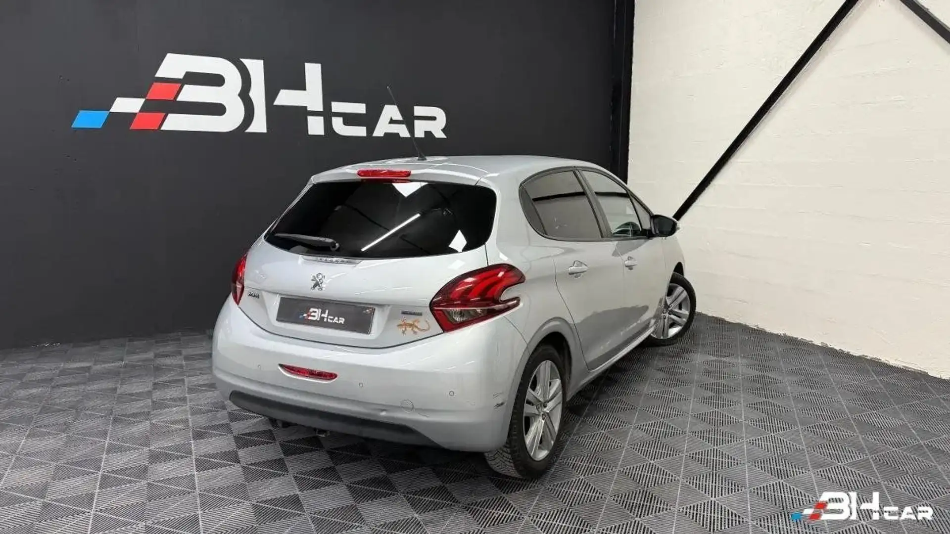 Peugeot 208 generation-i 1.2 puretech 80 style - 2