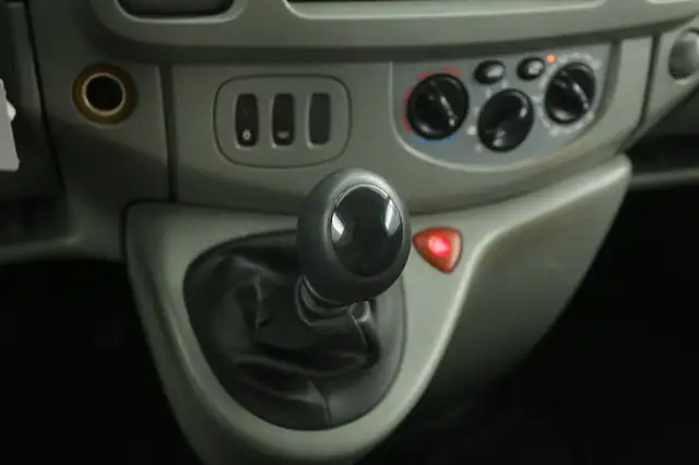 Opel Vivaro view 15
