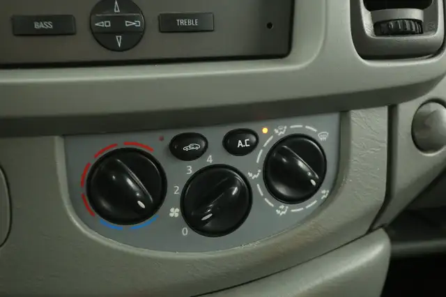 Opel Vivaro view 12