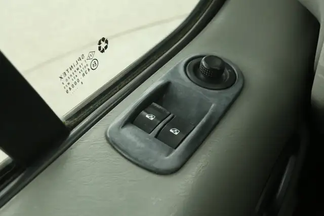 Opel Vivaro view 16