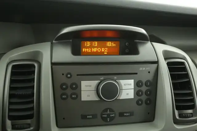Opel Vivaro view 11