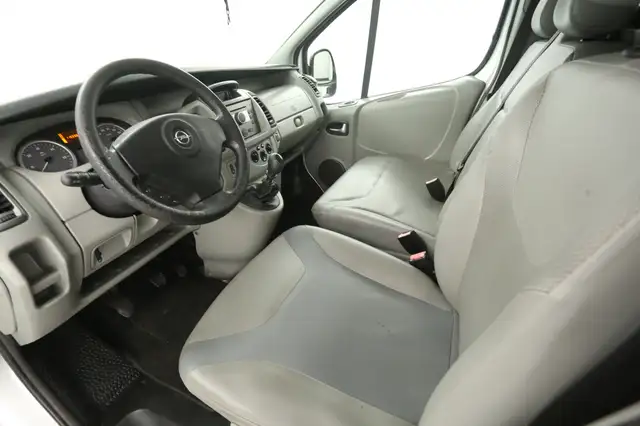 Opel Vivaro view 17